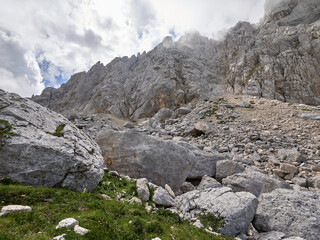 GRAN SASSO: il Vallone delle Cornacchie e il Corno Piccolo - Prati di Tivoli