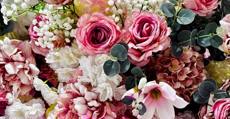 flower arrangement with pink and white flowers