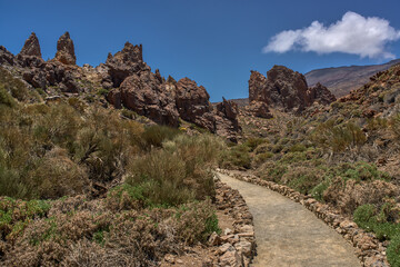 Hiking trail by Roques de Garcia