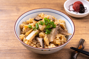 鶏とエリンギの炊き込みご飯