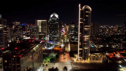 Fototapeta premium Night San Diego Downtown In San Diego California United States. Aerial View Of A High-Rise Buildings And Traffic Showcasing Urban Life. Building Landscape Skyscrapers Vibrant.