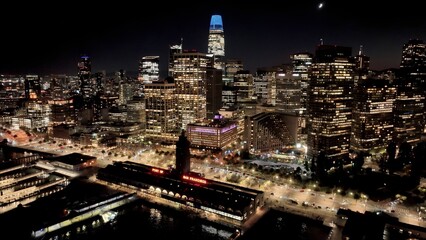 Obraz premium San Francisco Skyline In San Francisco California United States. Modern City Center With Skyscrapers Reflecting The Urban Life. Building Metropole Skyline Buildings Beautiful.