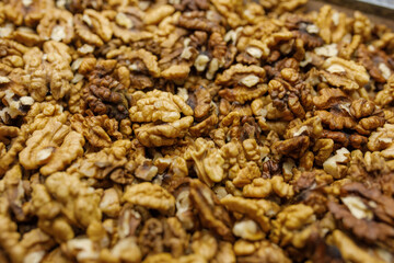 a lot of peeled walnuts