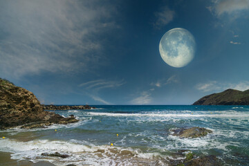 Impact of sea weather and climate changes on coastal landscapes during moonlit nights