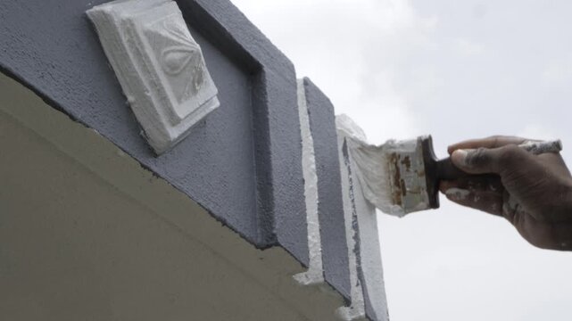 Effortless Elegance - The Art of Painting Elevated Cornices