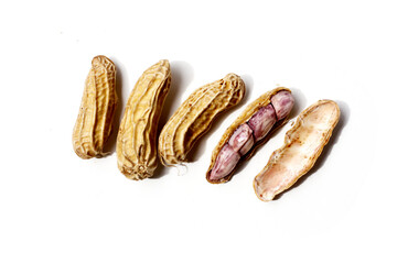 Boiled peanuts in shell
Simple, soft, and protein-rich snack.