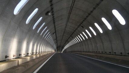 四季彩街道のトンネル　四季彩シェルター