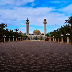 Forecourt leading to mausoleum of habib bourguiba in monastir, tunisia © Frank