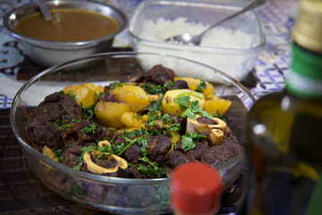 Chambaril feito por dona Marisa é um prato típico da culinária pernambucana. Chambaril made by Dona Marisa is a typical dish of Pernambuco cuisine.