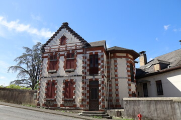 Bâtiment typique, vue de l'extérieur, ville d'Oloron Sainte Marie, département des Pyrénées Atlantiques, France