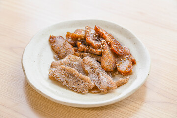冷凍こんにゃくの炒め物　二種類