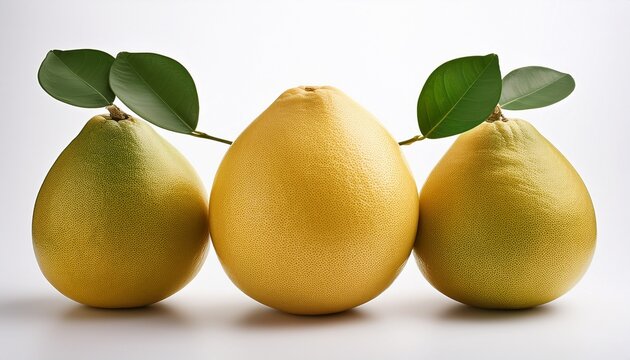frucht pomelo auf weissem hintergrund erfrischende aromen