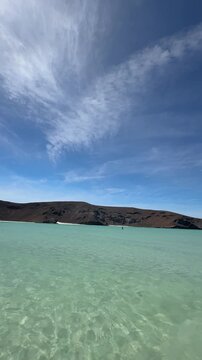 En el mar de la Playa Balandra en La Paz, Baja California Sur, Mexico