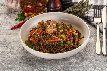 Soba with shredded pork and vegetables