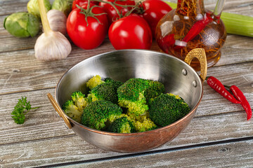 Boiled broccoli cabbage in the bowl