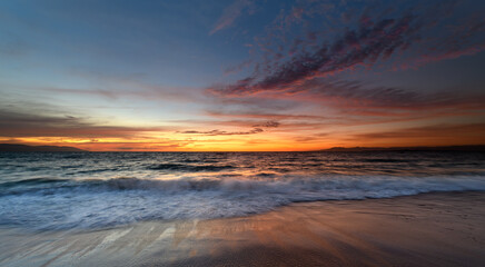 Fototapeta premium Dawn Sunrise Ocean Beach Seascape Twilight Sunset Beautiful Scenic Scenic Dusk Water Wave