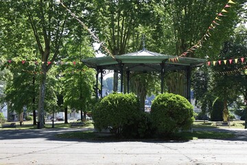 Fototapeta premium Parc public, ville d'Oloron Sainte Marie, département des Pyrénées Atlantiques, France