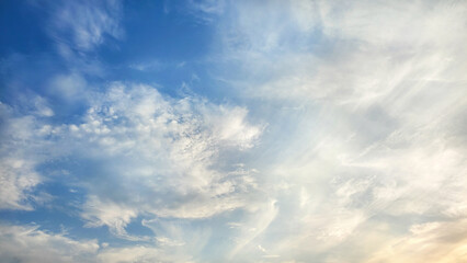 Fototapeta premium blue sky with clouds wallpaper