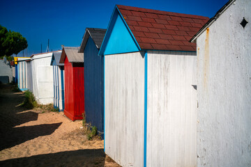 vue d'une cabine de plage &agrave; Saint Denis sur l'&icirc;le d'Ol&eacute;ron en Charente Maritime en France en Europe occidentale.