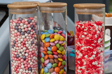 Lush mustard plants grow vigorously in a sunny field, adorned with yellow flowers that bloom beautifully, enhancing the landscape and attracting bees