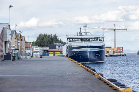 MS Ronja Explorer transports smolt and post-smolt with calls at smolt plants. Load capacity: 375 tonnes of live fish,Here in Rorvik(R&oslash;rvik)