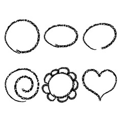 スムーズな手描きで黒い色のペンキやクレヨン風の丸い円のイラストバリエーション素材シリーズ。ベクター。背景透過。