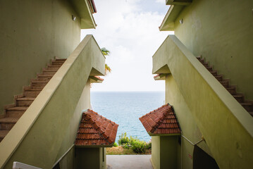 hi-tech house by sea