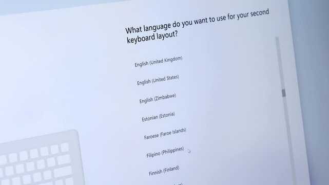 Screen interface shows 'What language do you want to use for your second keyboard layout' options for global software internationalization