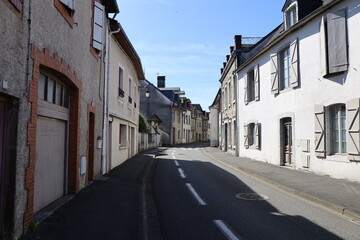 Fototapeta premium Rue dans la ville, ville d'Oloron Sainte Marie, département des Pyrénées Atlantiques, France