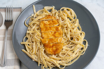 fettuccine chicken alfredo