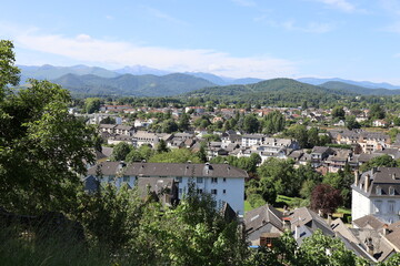 Fototapeta premium Vue d'ensemble de la ville, ville d'Oloron Sainte Marie, département des Pyrénées Atlantiques, France