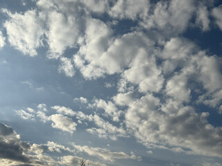 Obraz premium louds sky cloudscape weather cloudy heaven Cloud summer sunlight horizon day white atmosphere beauty light freedom environment dawn Himmel Sonnenuntergang Wolken Sonne Sommer bewölkt Gewitter