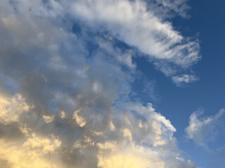 Fototapeta premium Clouds sky cloudscape weather cloudy heaven Cloud summer sunlight horizon day white atmosphere beauty light freedom environment dawn Himmel Sonnenuntergang Wolken Sonne Sommer bewölkt Gewitter