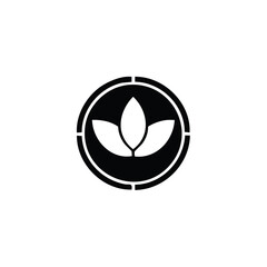 Stylized organic symbol with three leaves inside a segmented circle, black and white