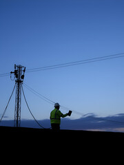 splitting and installing glass fibre wires for high speed internet