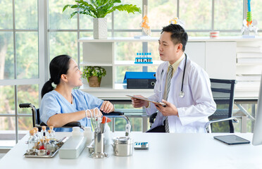 Obraz premium Asian male doctor in white coat with stethoscope, consulting explain medications to senior female patient professional support trust healthcare checkup, insurance treatment wellness in hospital clinic