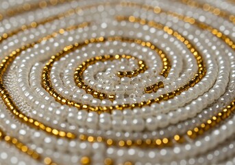 螺旋状パールと金ビーズの装飾