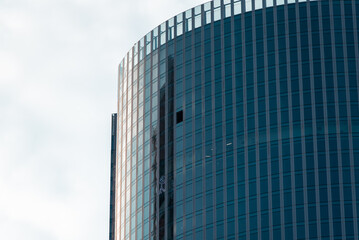 wall of a modern building with many lines on a city street