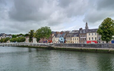 Fototapeta premium Cork en Irlande: port et centre ville