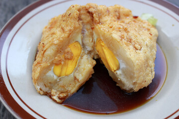 a plate of pempek palembang