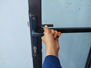 Hand open the door