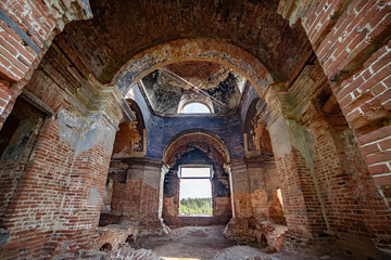 The dilapidated building of the Cathedral of St. John the Baptist in Verkhnyaya Barancha, in the Middle Urals.
