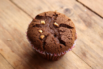 chocolate chip muffin