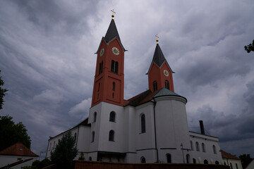 Wallfahrtskirche Maria Hilf bei einem Gewitter
