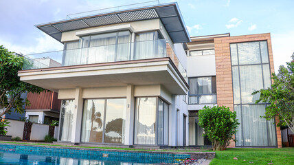 Luxury Golf Villas and Golf Course Near Hills in South India – Premium Real Estate Community Surrounded by Nature and Close to Major City