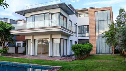 Luxury Golf Villas and Golf Course Near Hills in South India – Premium Real Estate Community Surrounded by Nature and Close to Major City