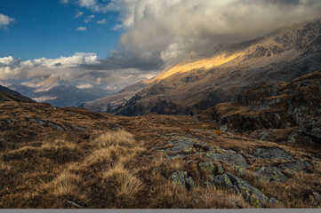 Obraz premium passo gavia landscape during an autumnal and cloudy day, santa caterina valfurva, Bormio, Sondrio