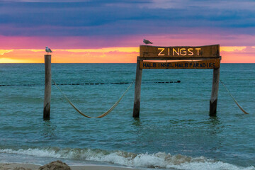 Sonnenuntergang am Fischersteg in Zingst.