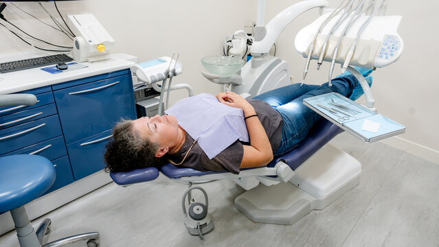 Dental clinic specializing in implants and care