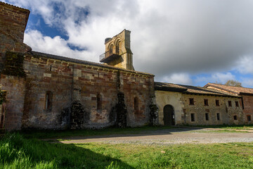 Fototapeta premium Exterior view of Monastic Church Santa Maria de Mave in Aguilar de Campoo